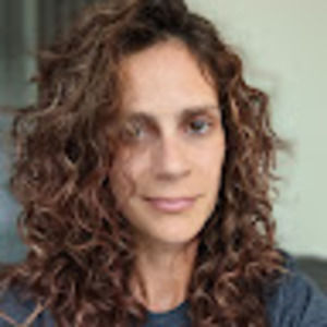 Meet your Posher, Adia